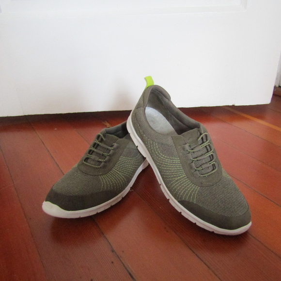 clarks cloudsteppers womens sneakers